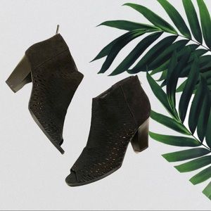 CL by Laundry Peep Toe Ankle Booties